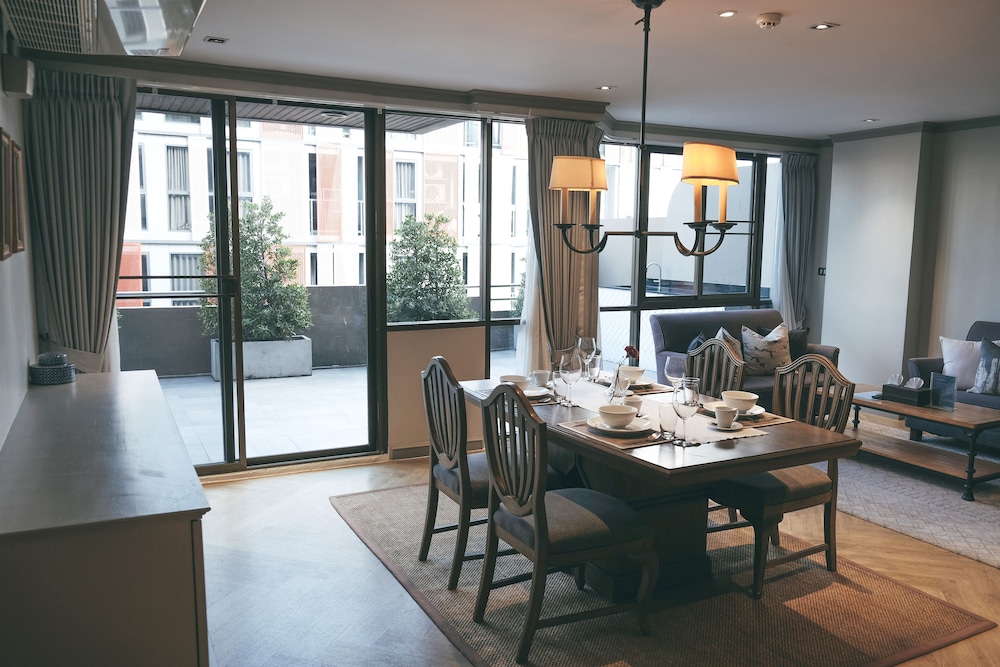THEA Private Suites by TH District 51/64