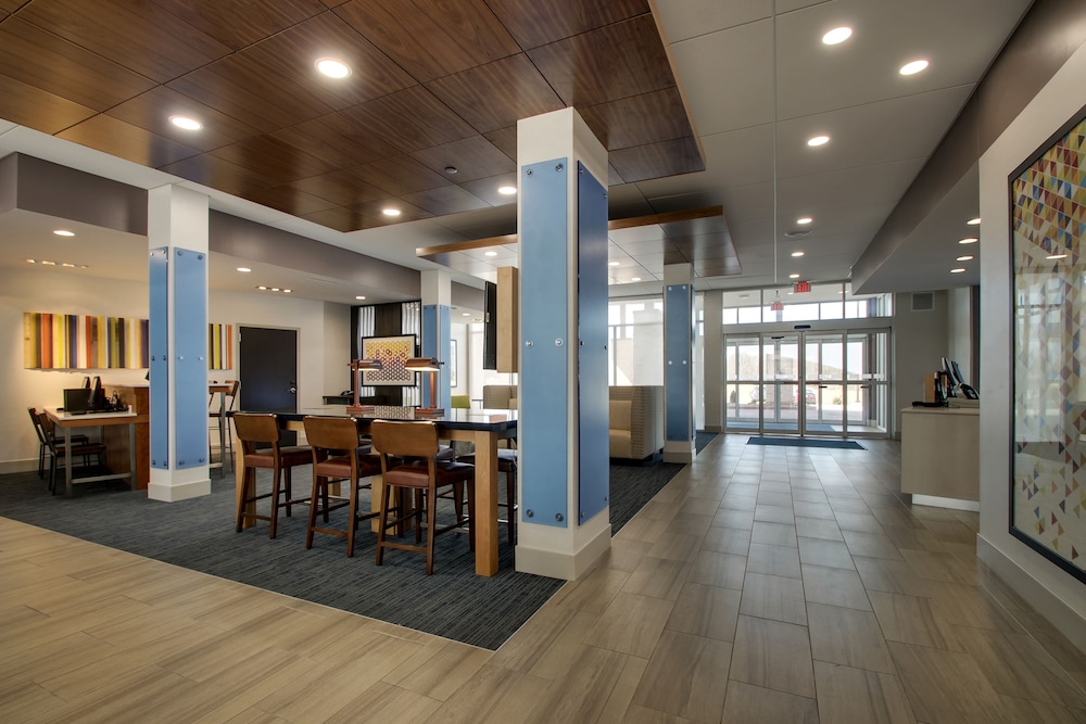 Holiday Inn Express Suites Mount Vernon 38/57