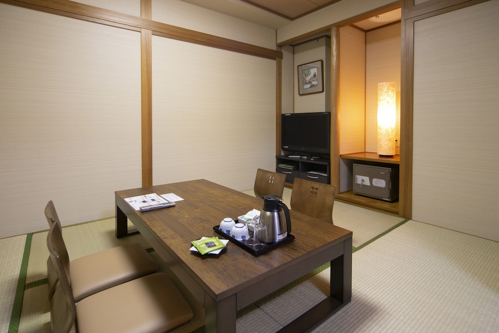 Kamenoi Hotel Kochi 51/61