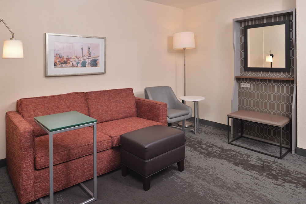 Holiday Inn Hotel And Suites Raleigh Cary I 40 Walnut St 37/68