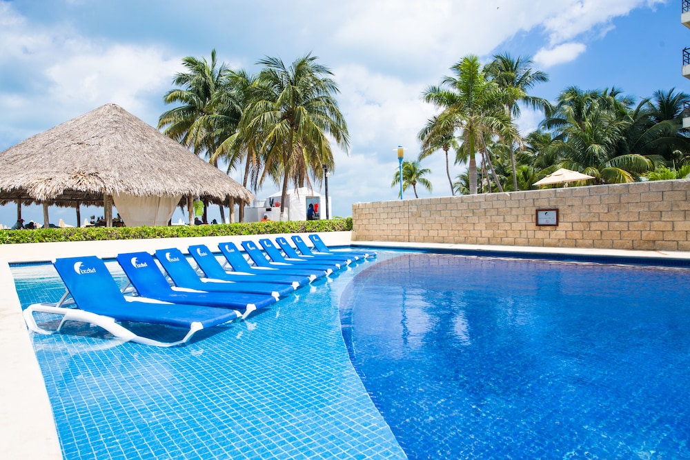 Ixchel Beach Hotel 28/50