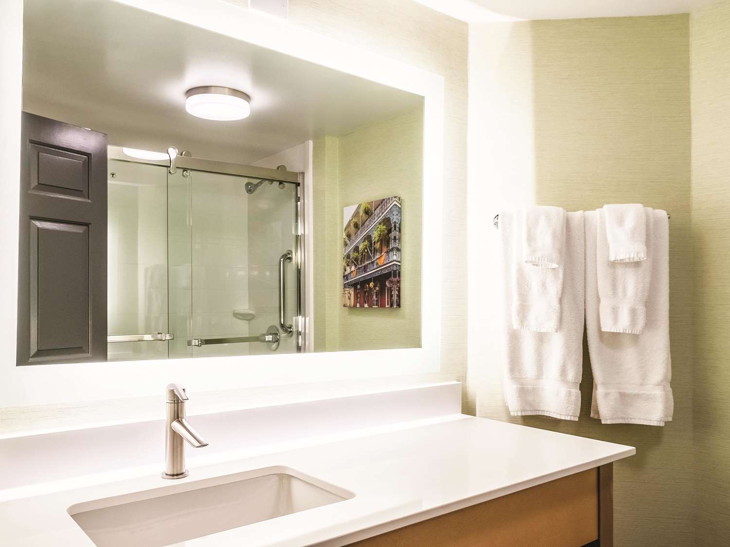 La Quinta Inn & Suites by Wyndham New Orleans Downtown 29/32