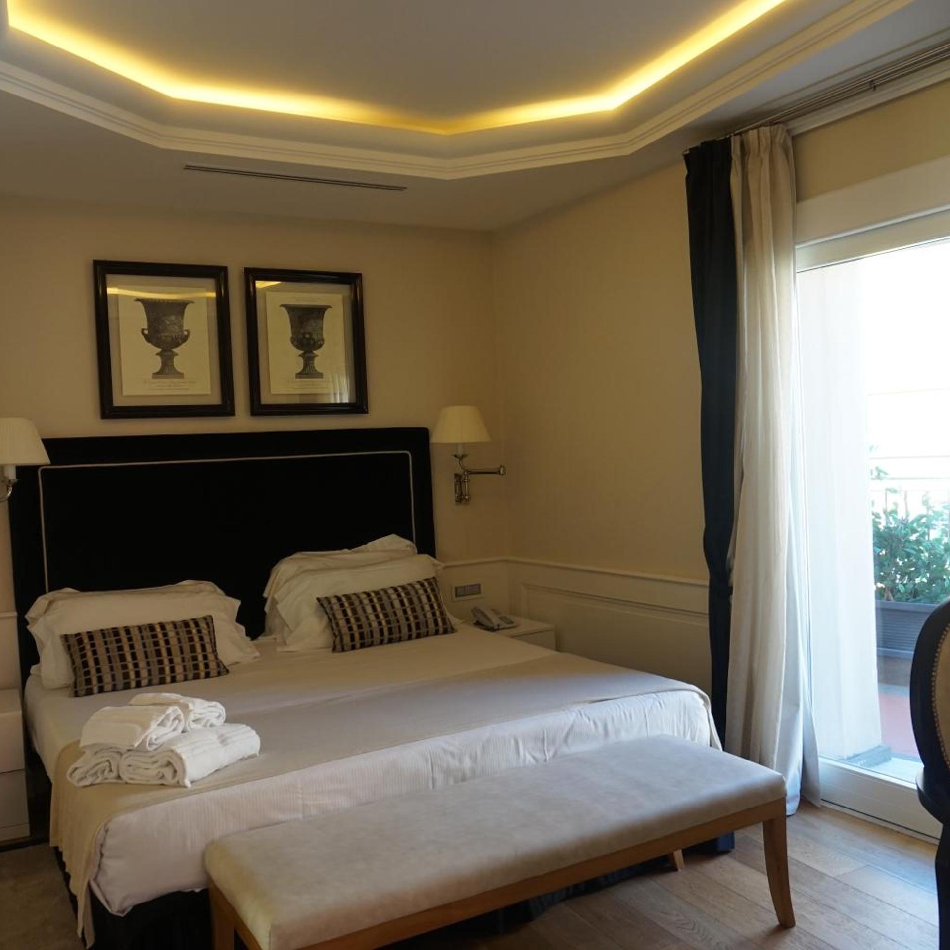 Imperial, Suite