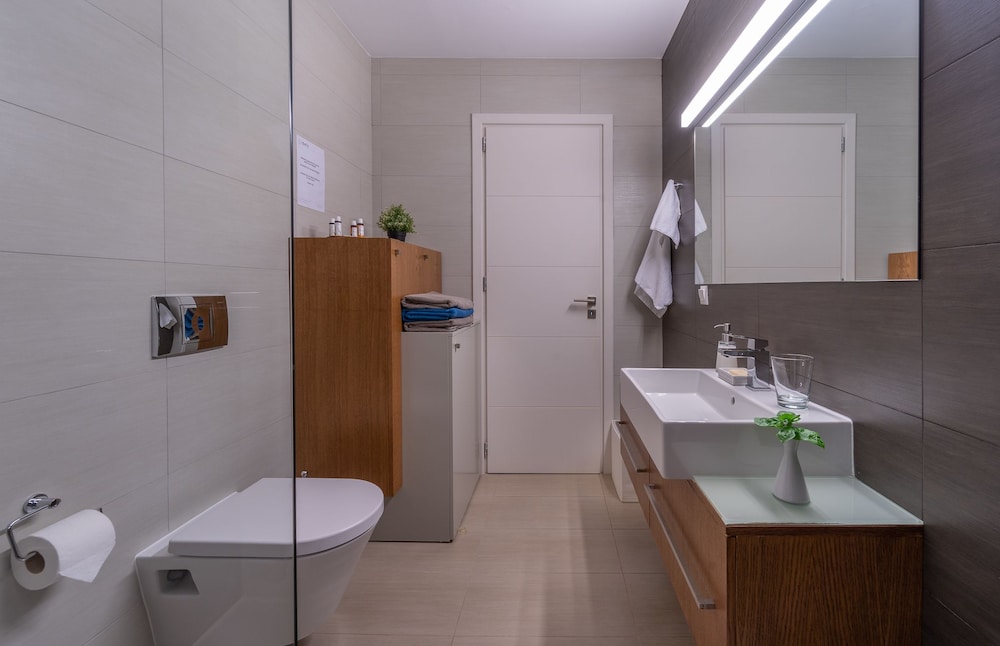 Abelia Luxurious Villas 21/23
