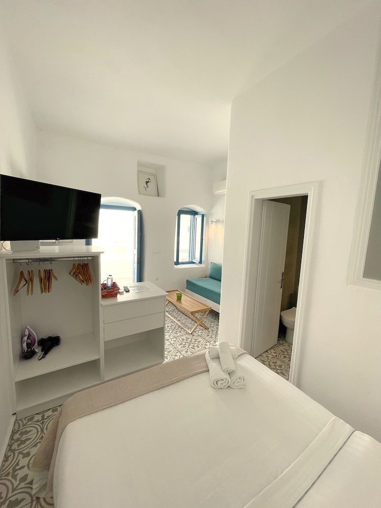 STUDIO, ANNEX