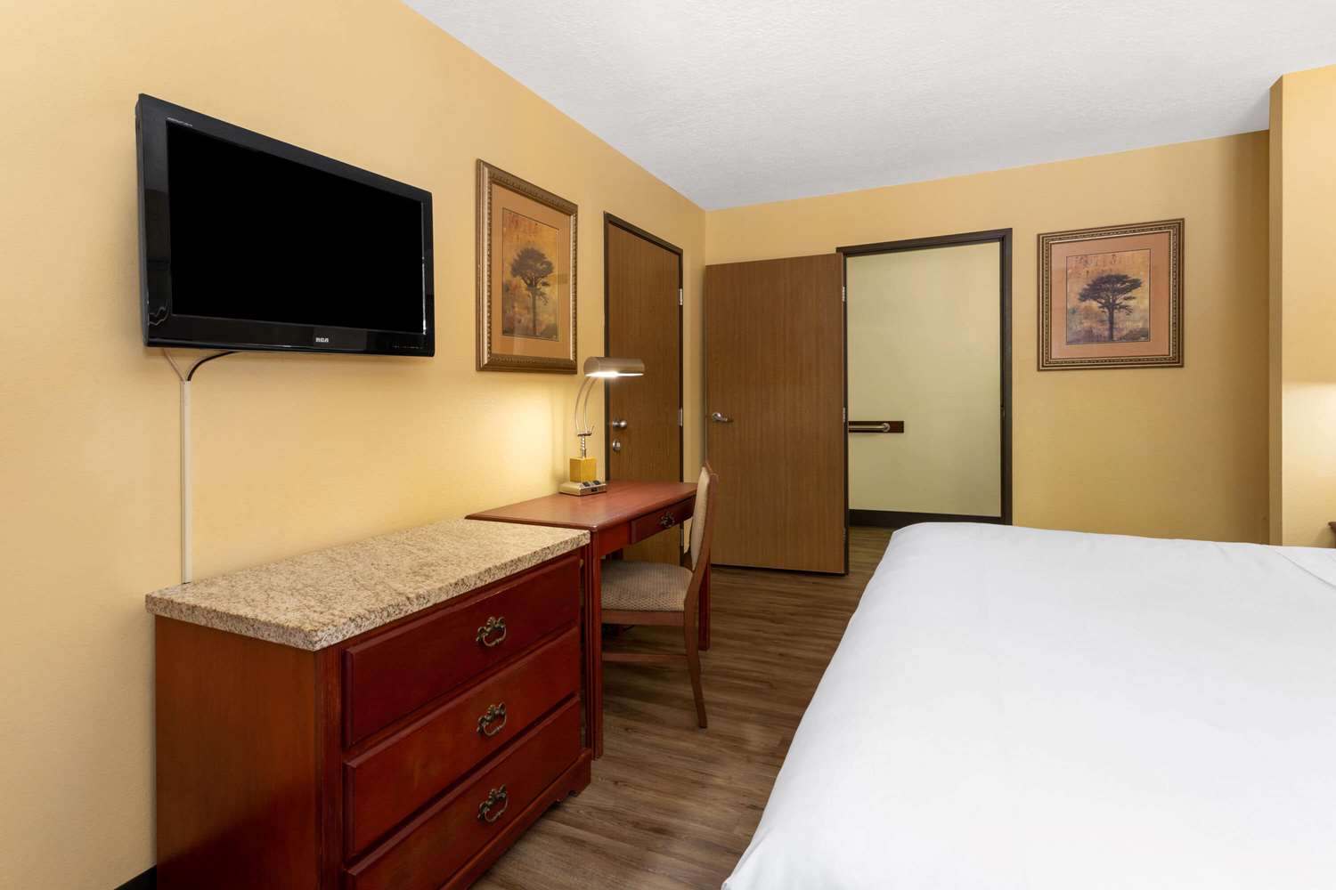 Travelodge By Wyndham Albuquerque East 24/38