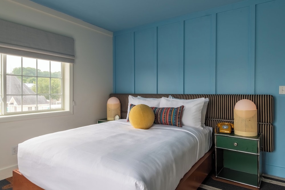2 Bedrooms, Suite, 2 Queen Beds, Sofa, Balcony, Ogunquit Hotel 2/10