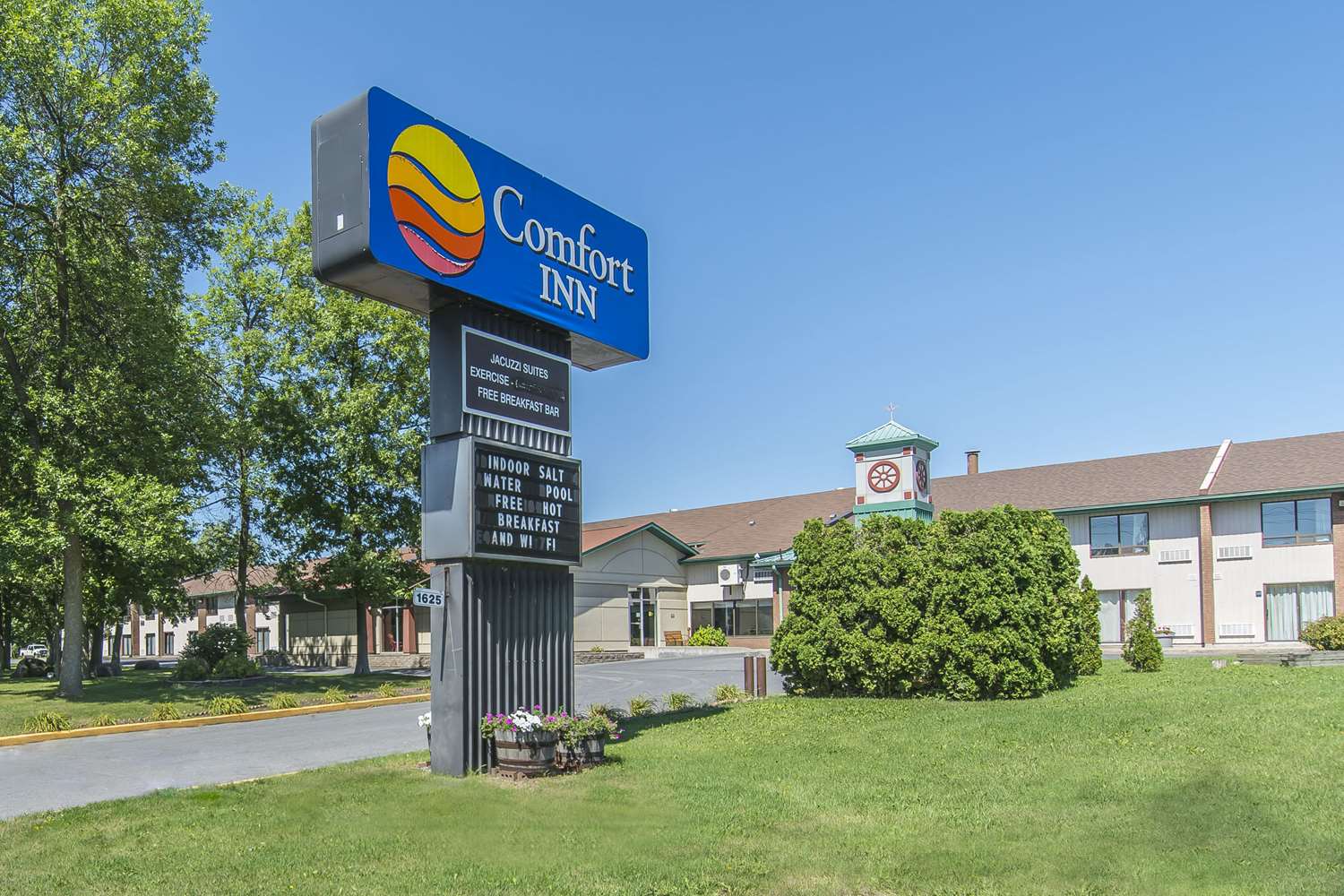 Comfort Inn Cornwall, ON 39/41