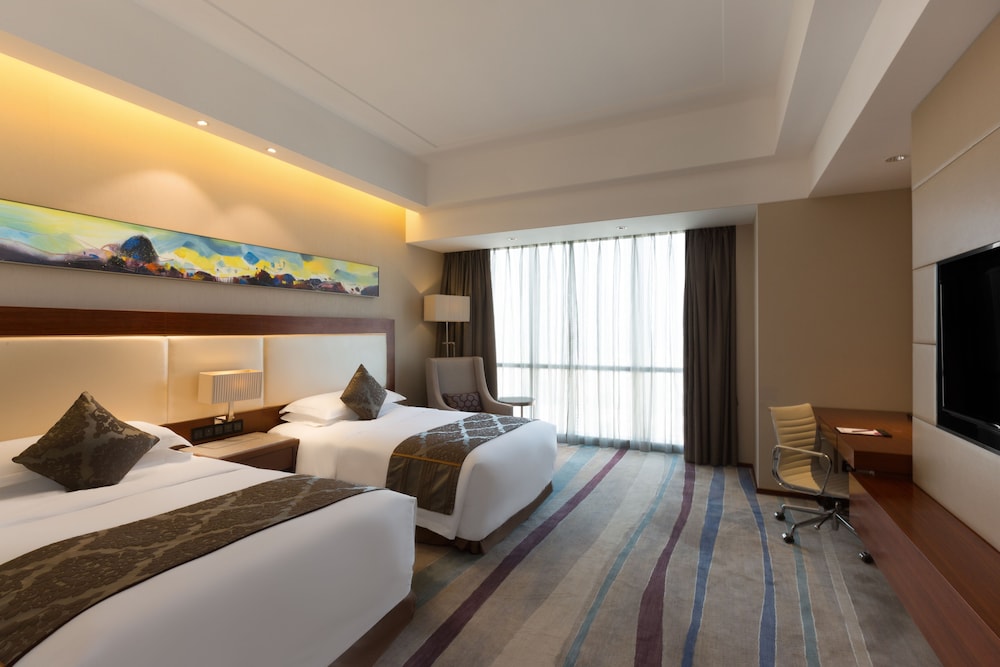 CROWNE PLAZA WUXI TAIHU 13/76
