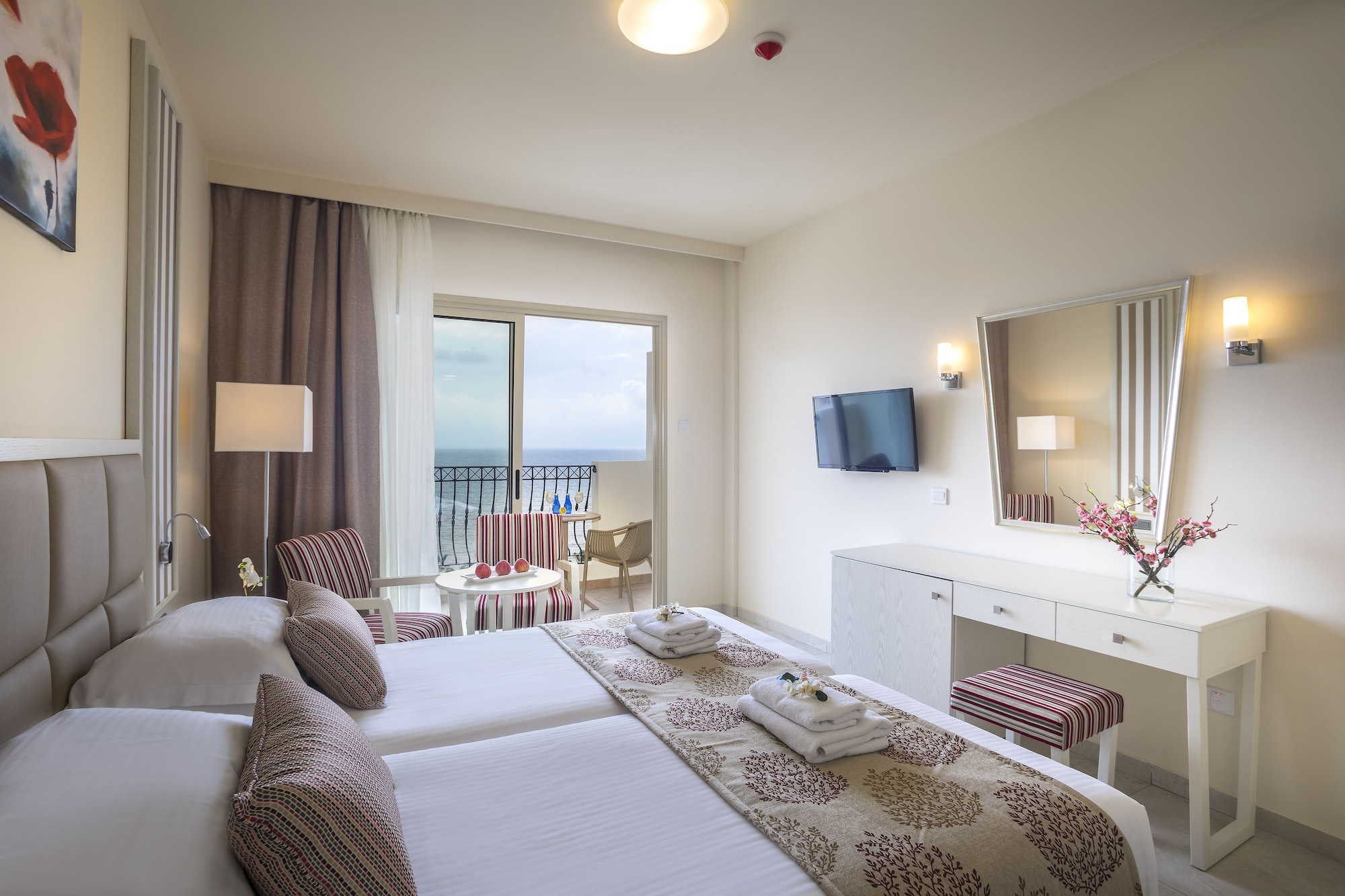 SUPERIOR, SEA VIEW