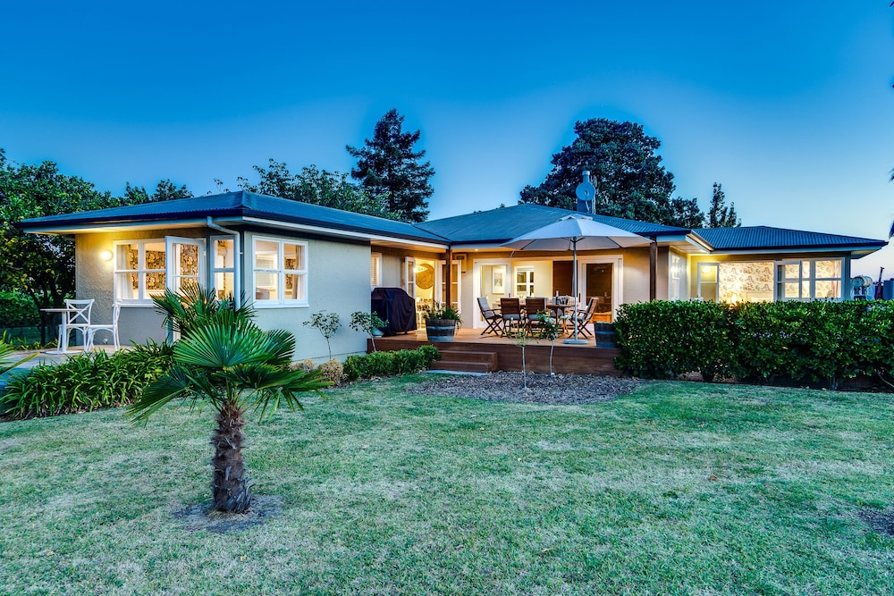The Farmhouse at Mission Estate 22/24
