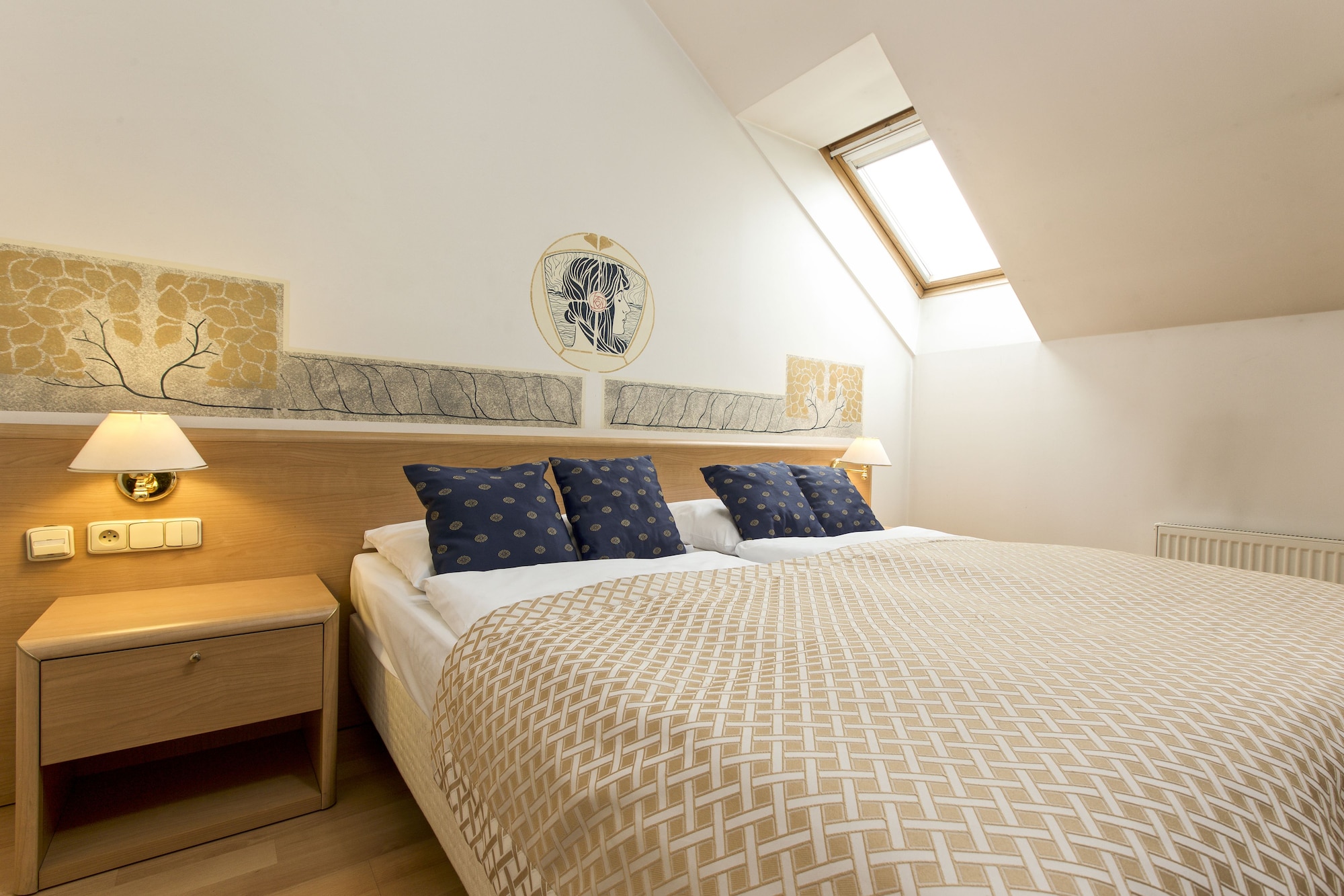 STANDARD, DOUBLE BED