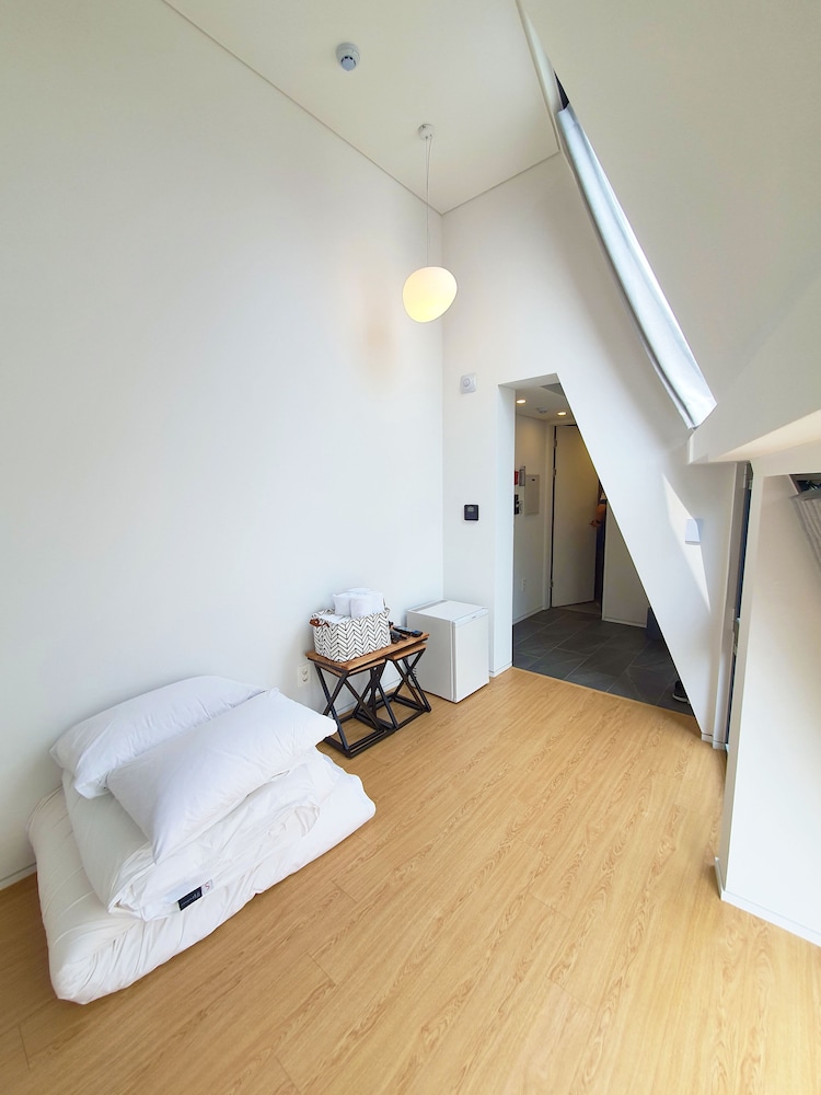 Yolo Guesthouse - Hostel 20/50