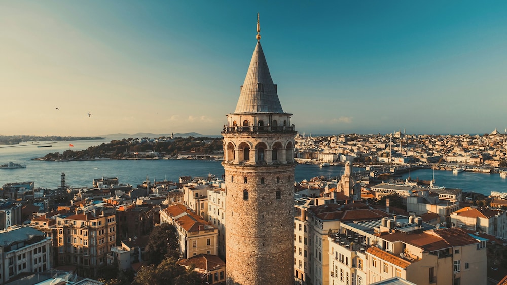 RAFFLES ISTANBUL 64/68