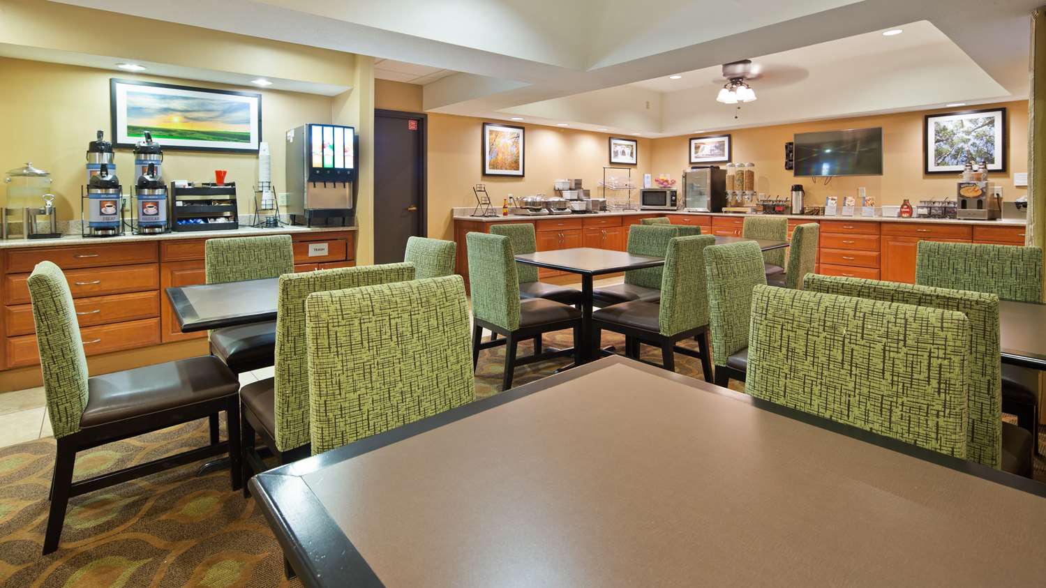 Mishawaka Inn 19/22