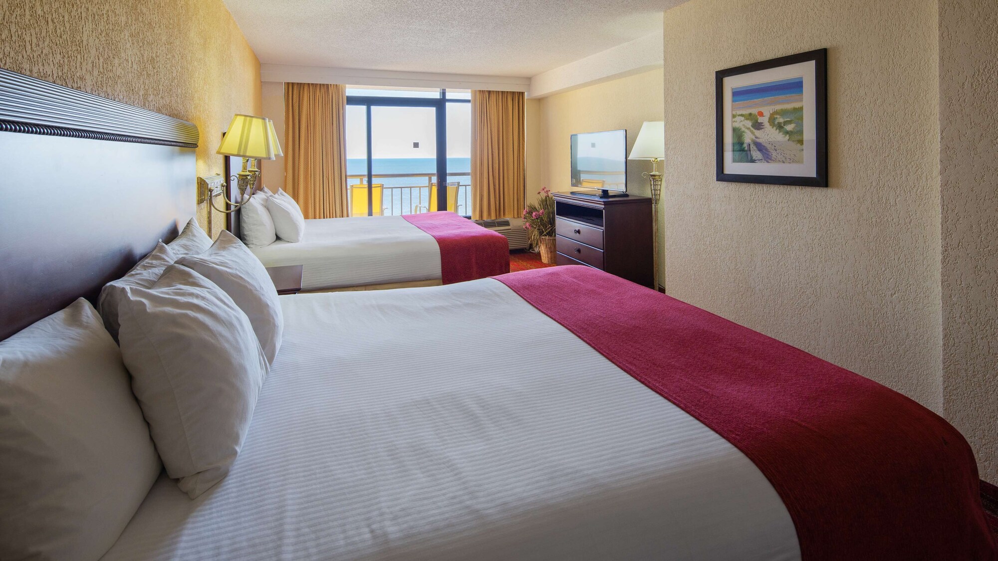 Suite, King Bed, Ocean Front, Sofa, Balcony، Best Western Ocean Sands Beach Resort 5/10