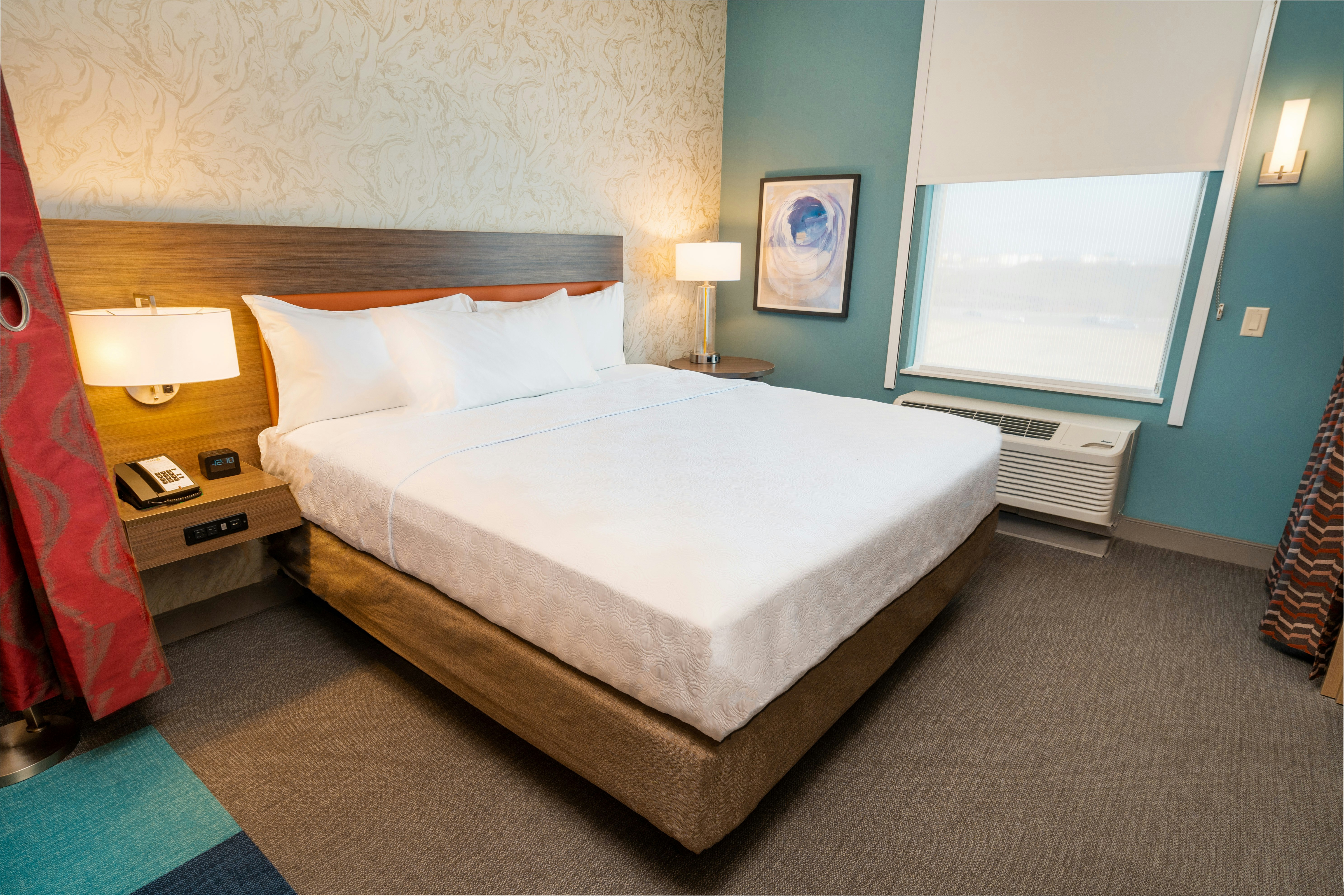 STUDIO, SUITE, KING BED