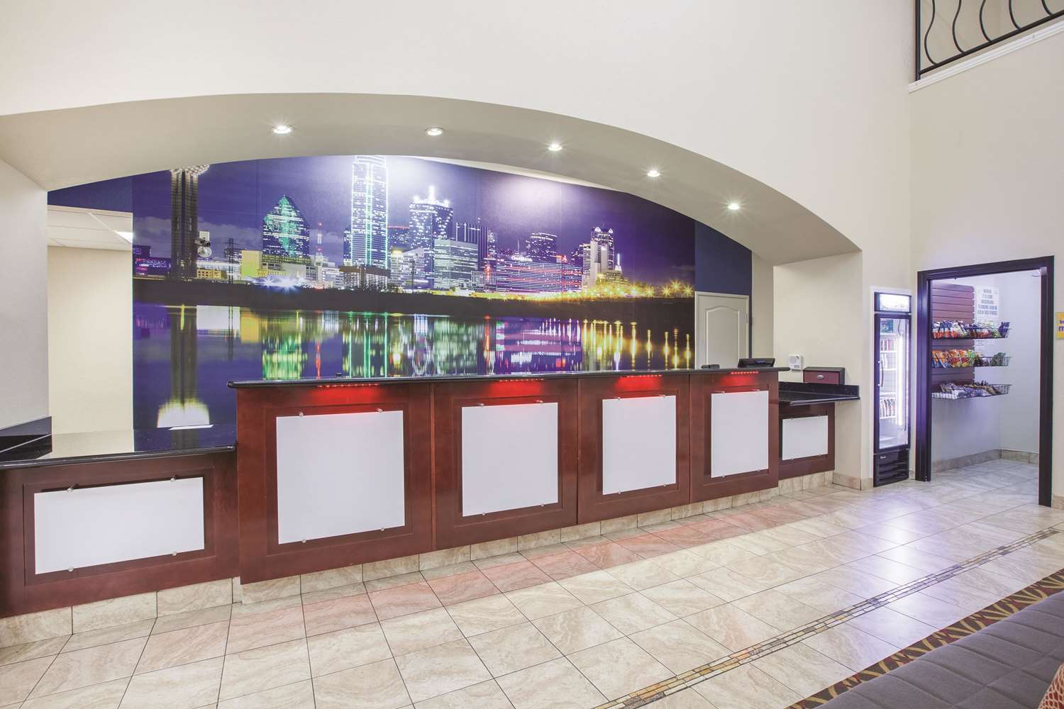 La Quinta Inn & Suites by Wyndham Garland Harbor Point 5/54
