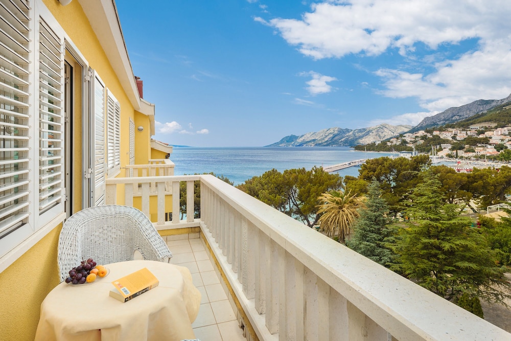Hotel Villa Bacchus 2/50