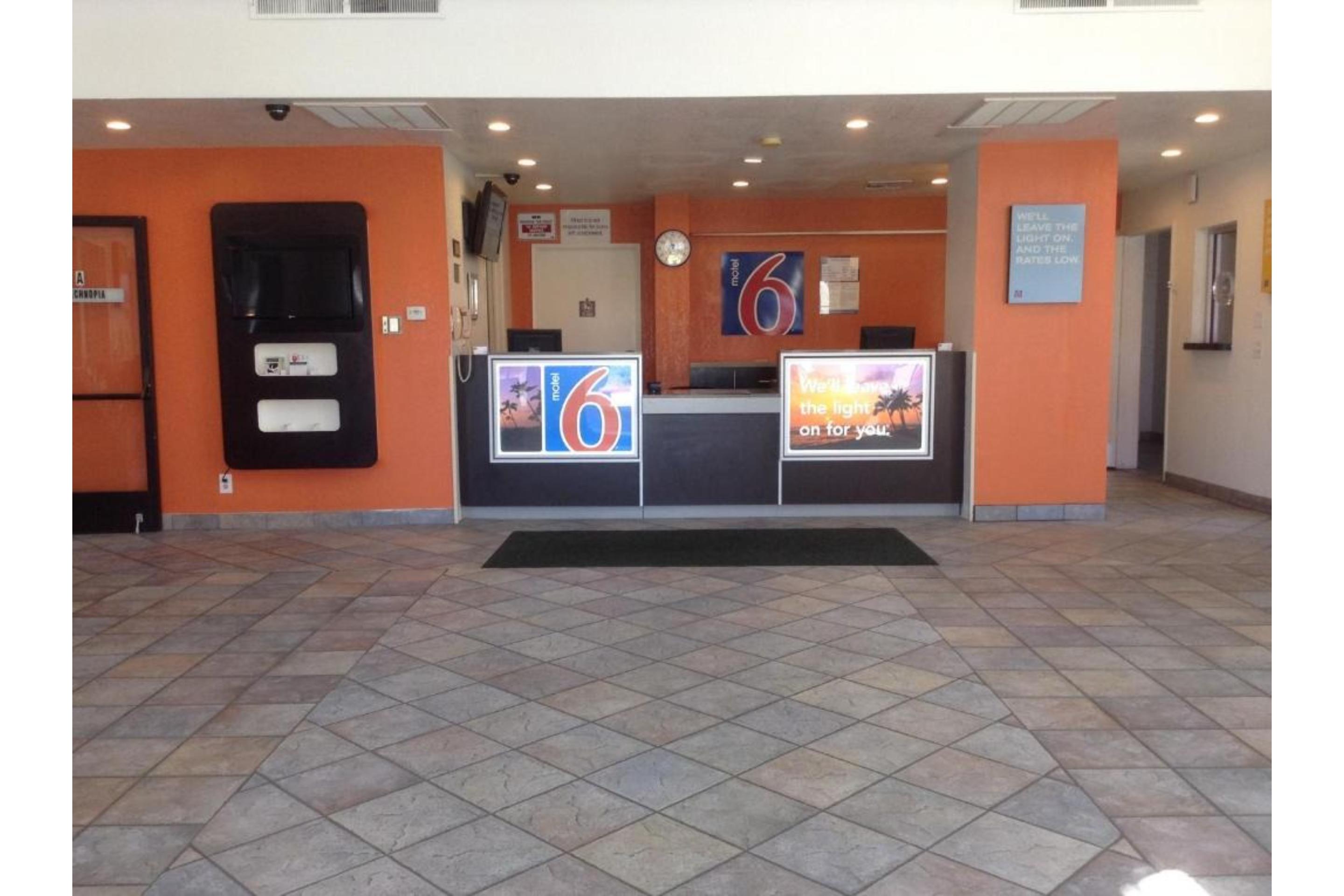 Motel6 Hemet, CA 2/16