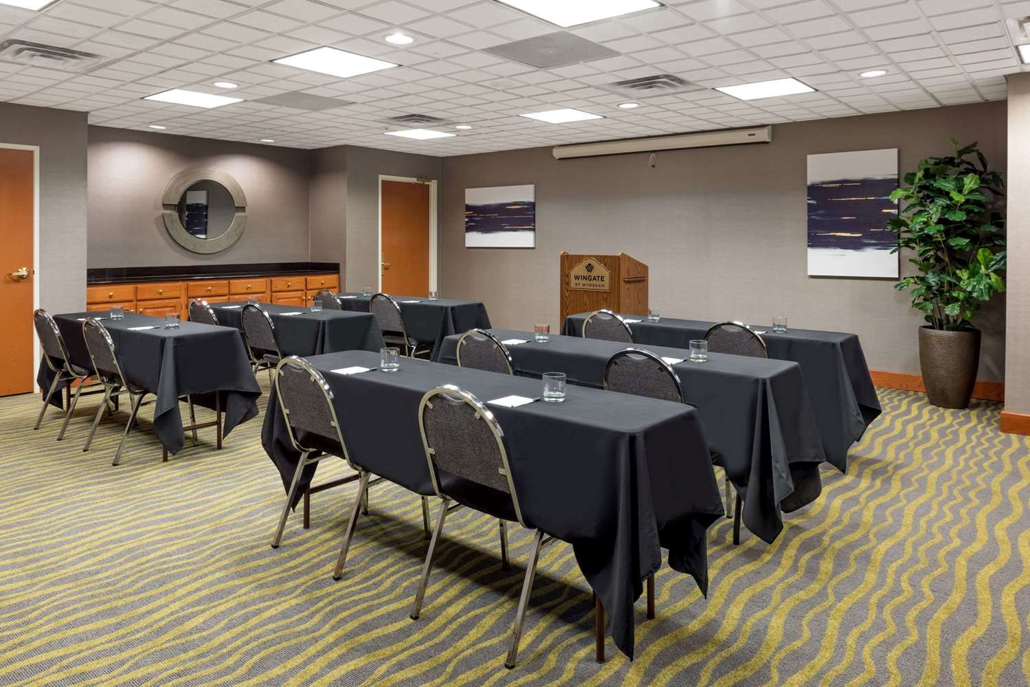 Wingate by Wyndham Columbia 25/32