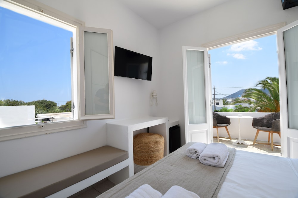 Smaragdi Hotel 27/56