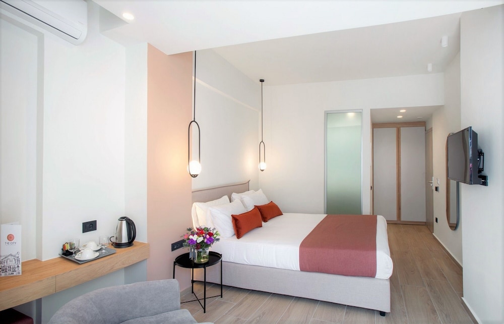 The City Hotel and Suites - Adults Only 16/61