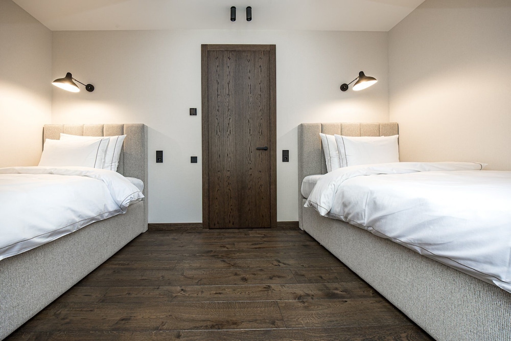 Family, Apartment, King and Twin Beds