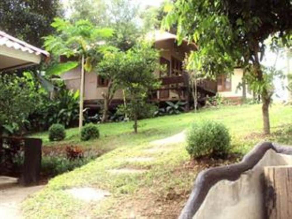 Baan Phuthadol 12/41