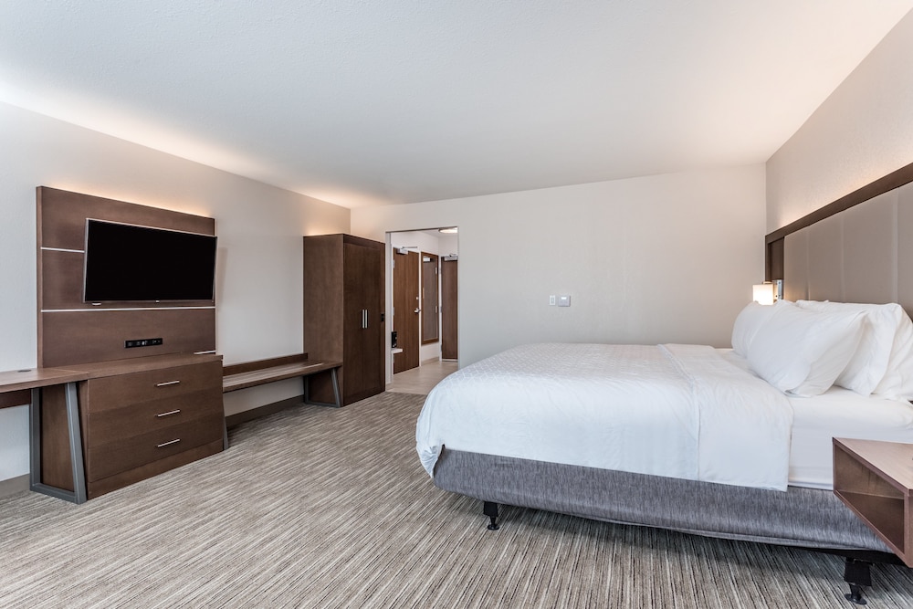 Holiday Inn Express & Suites Hammond 23/69