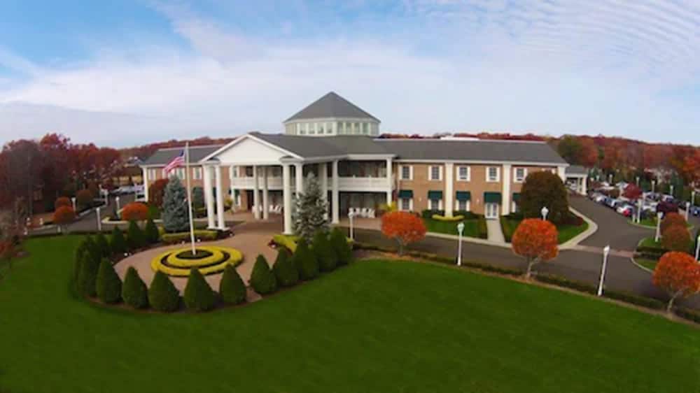 The Inn And Spa At East Wind 14/70