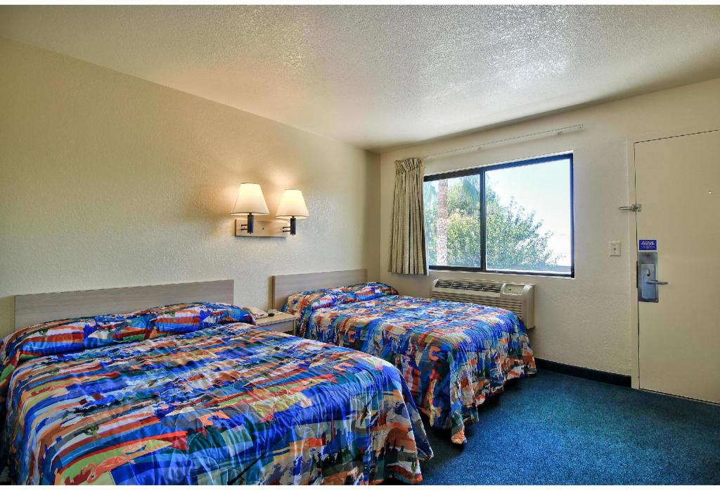 2 Full Beds - Smoking