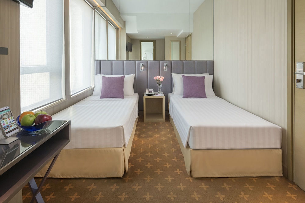 Silka Far East Hotel 8/50