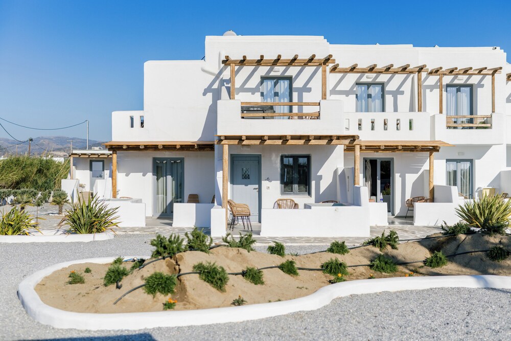Naxos Finest Hotel Villas 4/50