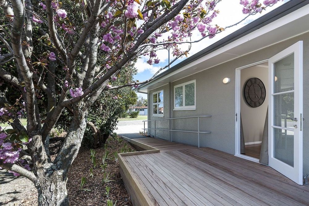 The Farmhouse at Mission Estate 20/24