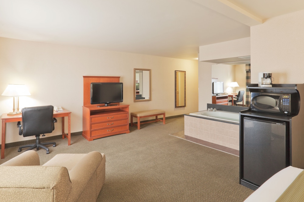 Holiday Inn Express Greensburg 38/50