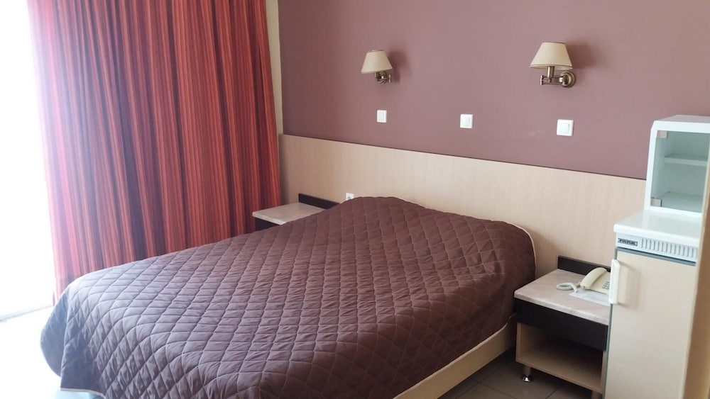 Paritsa Hotel 10/30