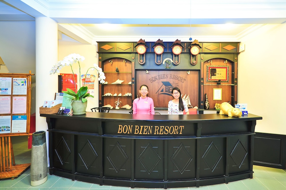 Four Oceans Resort 3/42