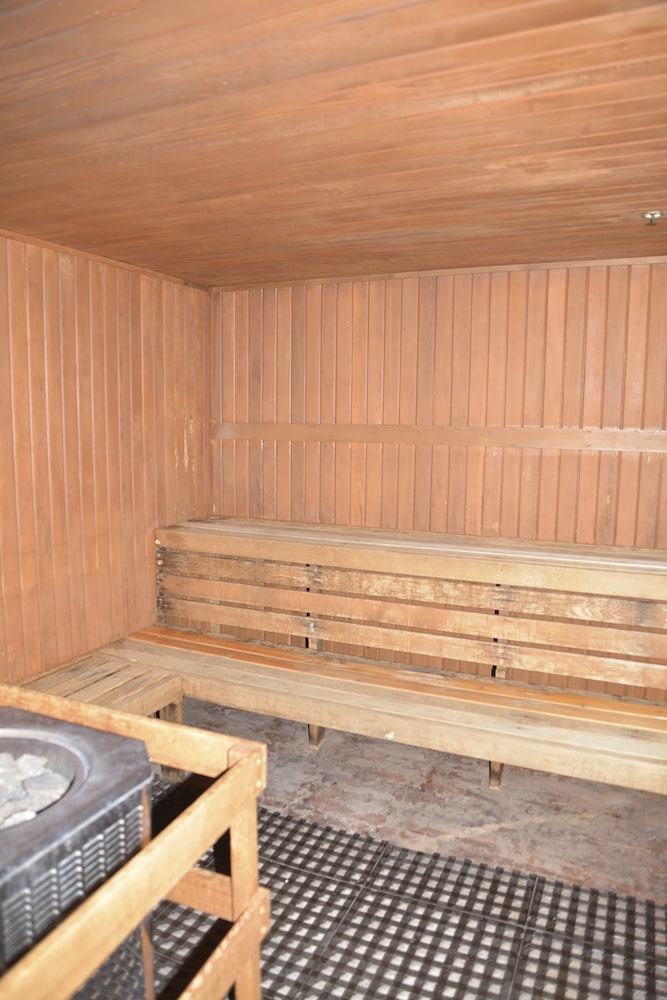Rosedale Condominiums 27/60