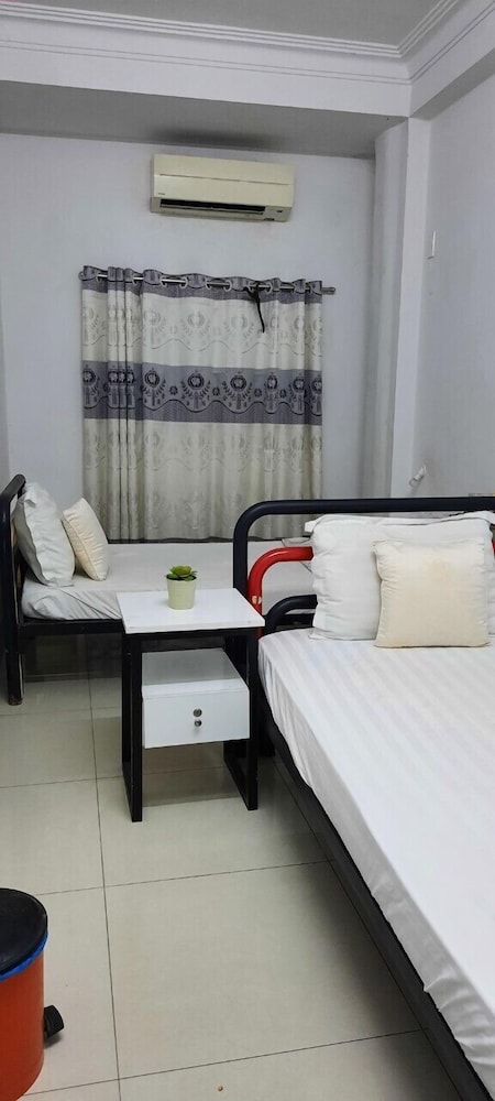 MIXED DORM, BASIC