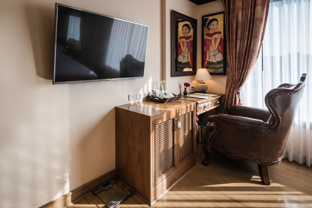 Peak Nimman Prestige Hotel 42/68
