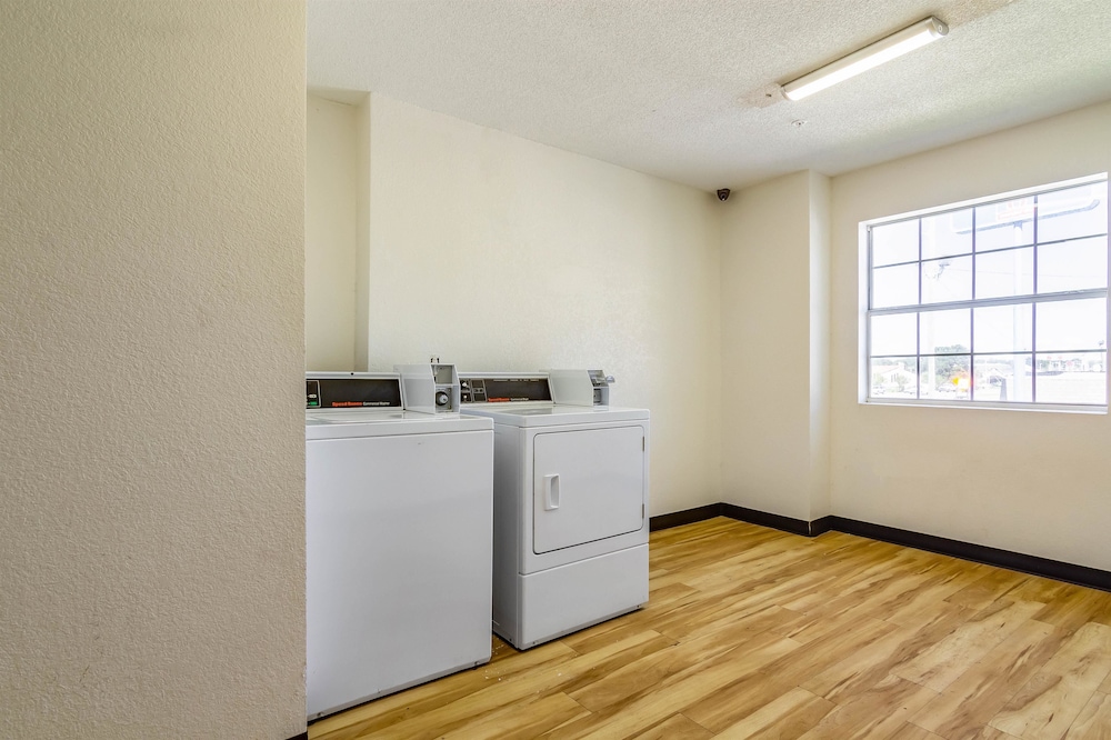 Extended Stay Pensacola 13/22