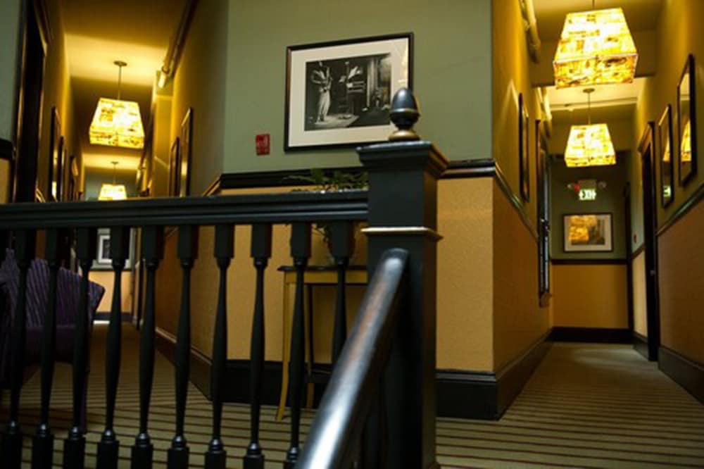 Hotel Boheme 23/32