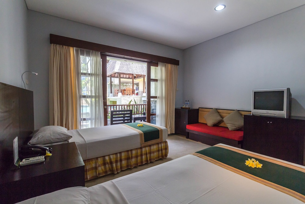 FOURTEEN ROSES BEACH HOTEL 41/62