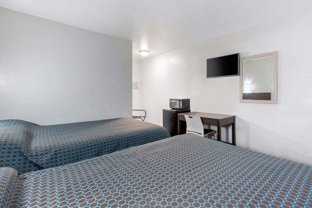 Rodeway Inn Winston Salem Route 52 16/25