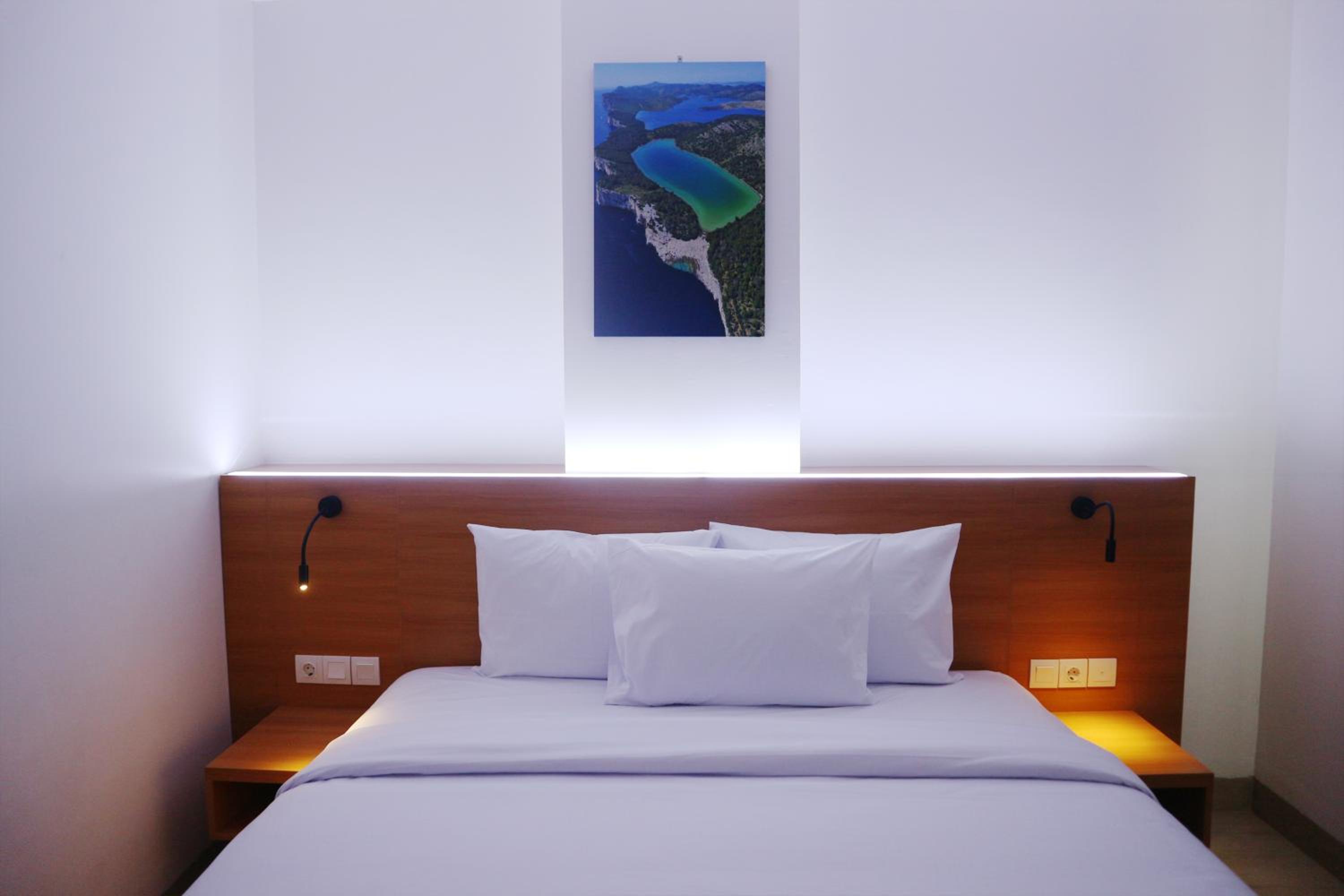 Superior, Double or Twin Bed, Grand Thamrin Hotel 8/10