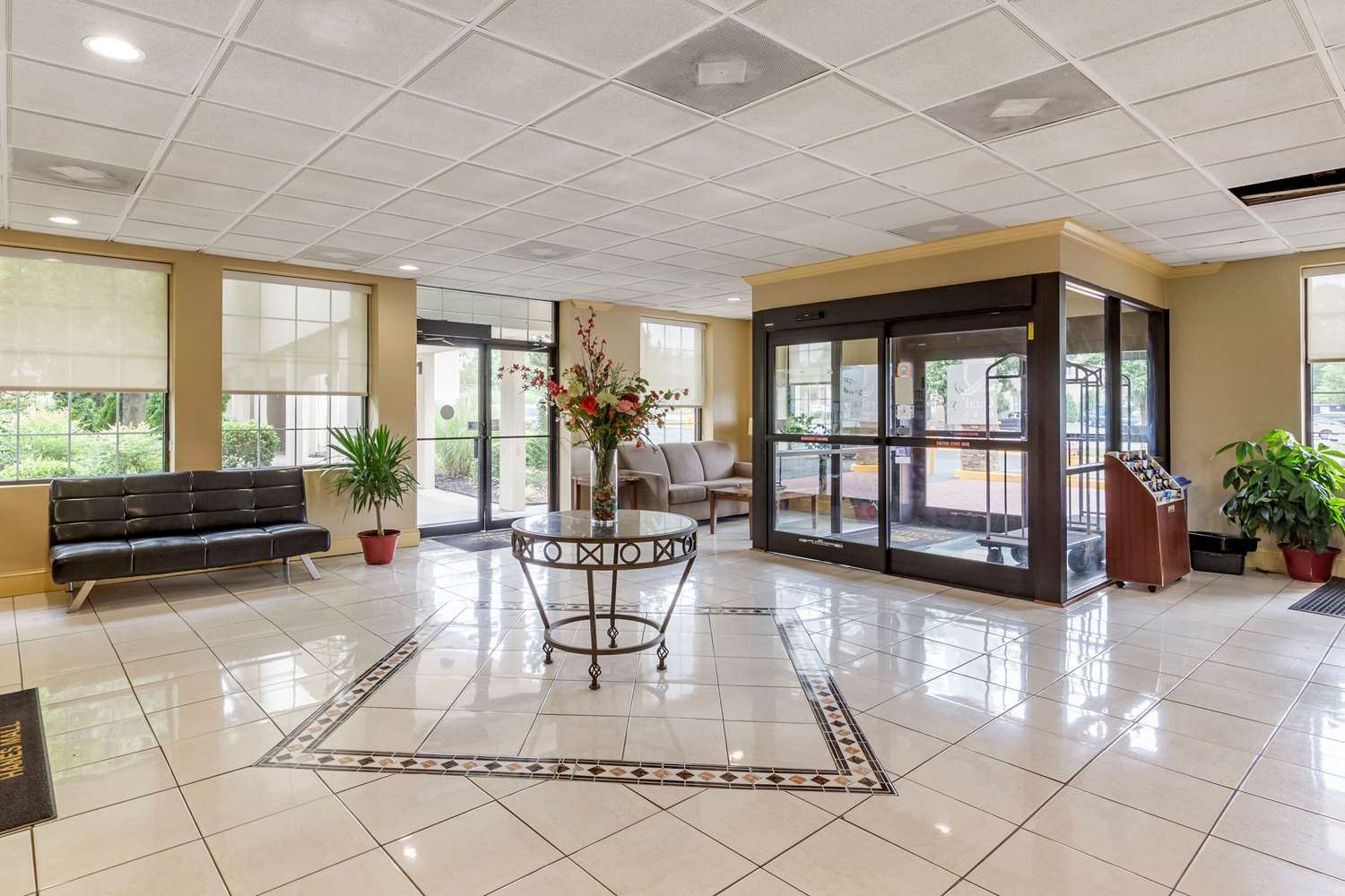 Quality Inn And Suites Hanes Mall 7/23