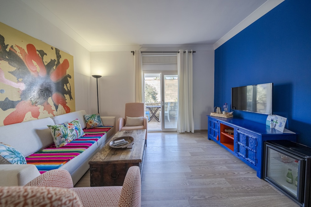 Casa dell Arte Hotel of Arts and Leisure 34/55