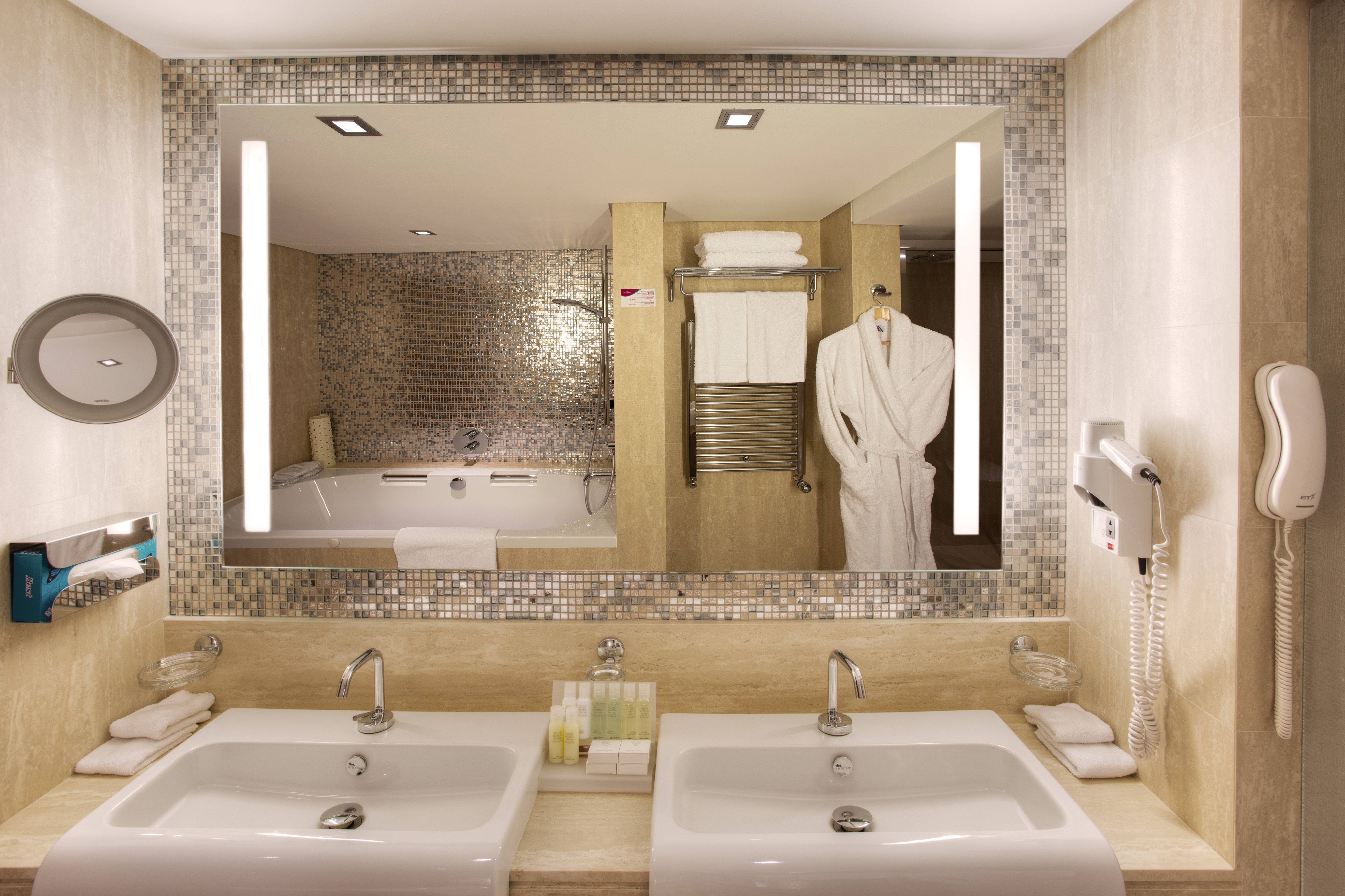 CROWNE PLAZA BUCHAREST 49/50