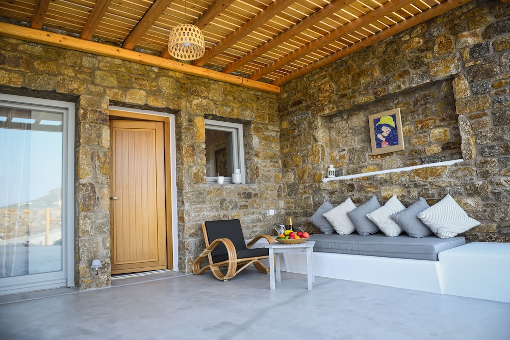 Myconian Crown Suites 34/51